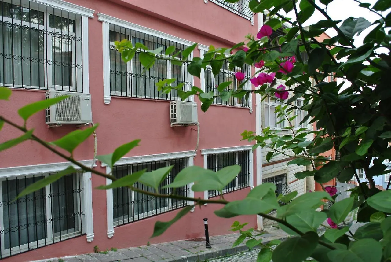 Emirhan Guesthouse & Suites Istanbul 3*,