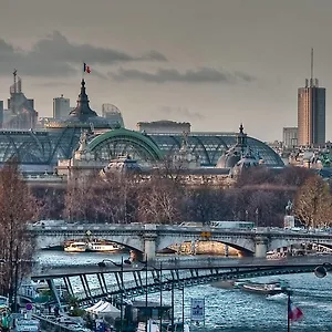 Du Quai Voltaire 3* Paris