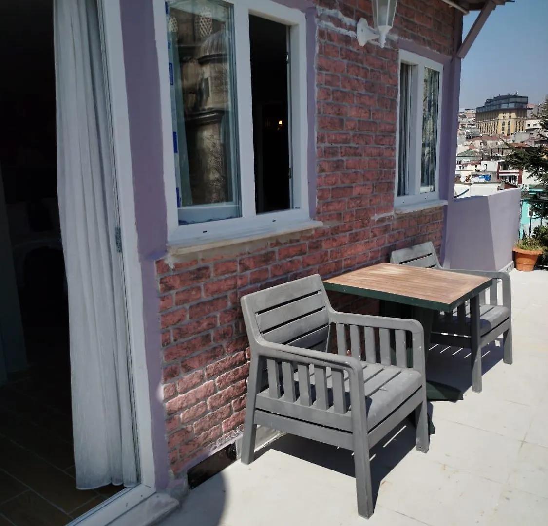 Emirhan Guesthouse & Suites Стамбул Турция